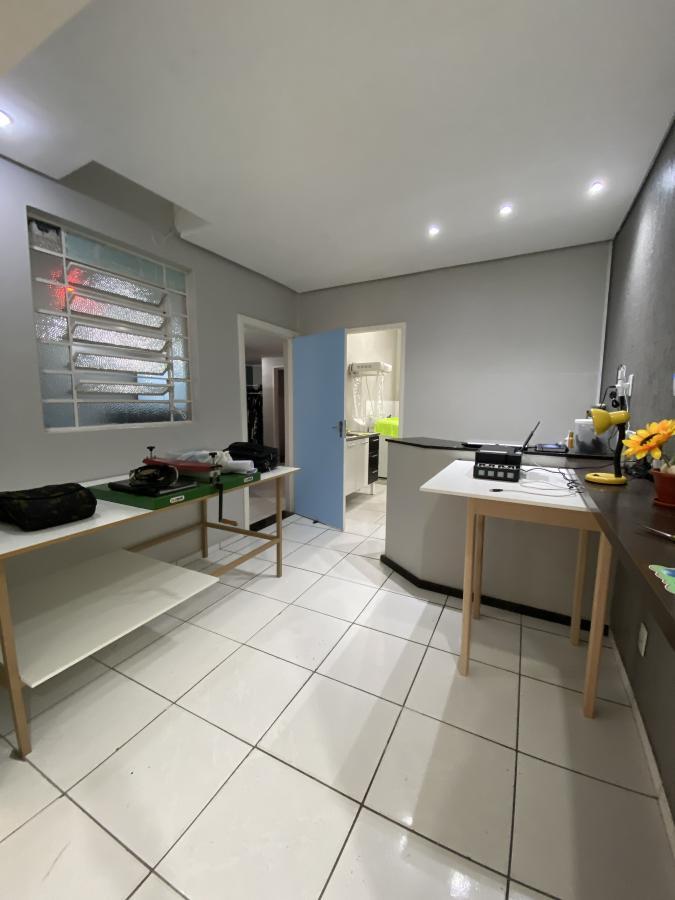 Casa para alugar com 5 quartos, 123m² - Foto 2