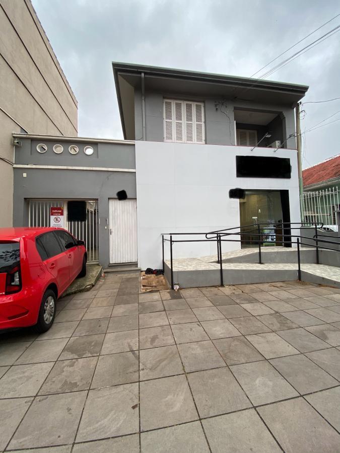 Casa para alugar com 5 quartos, 123m² - Foto 1