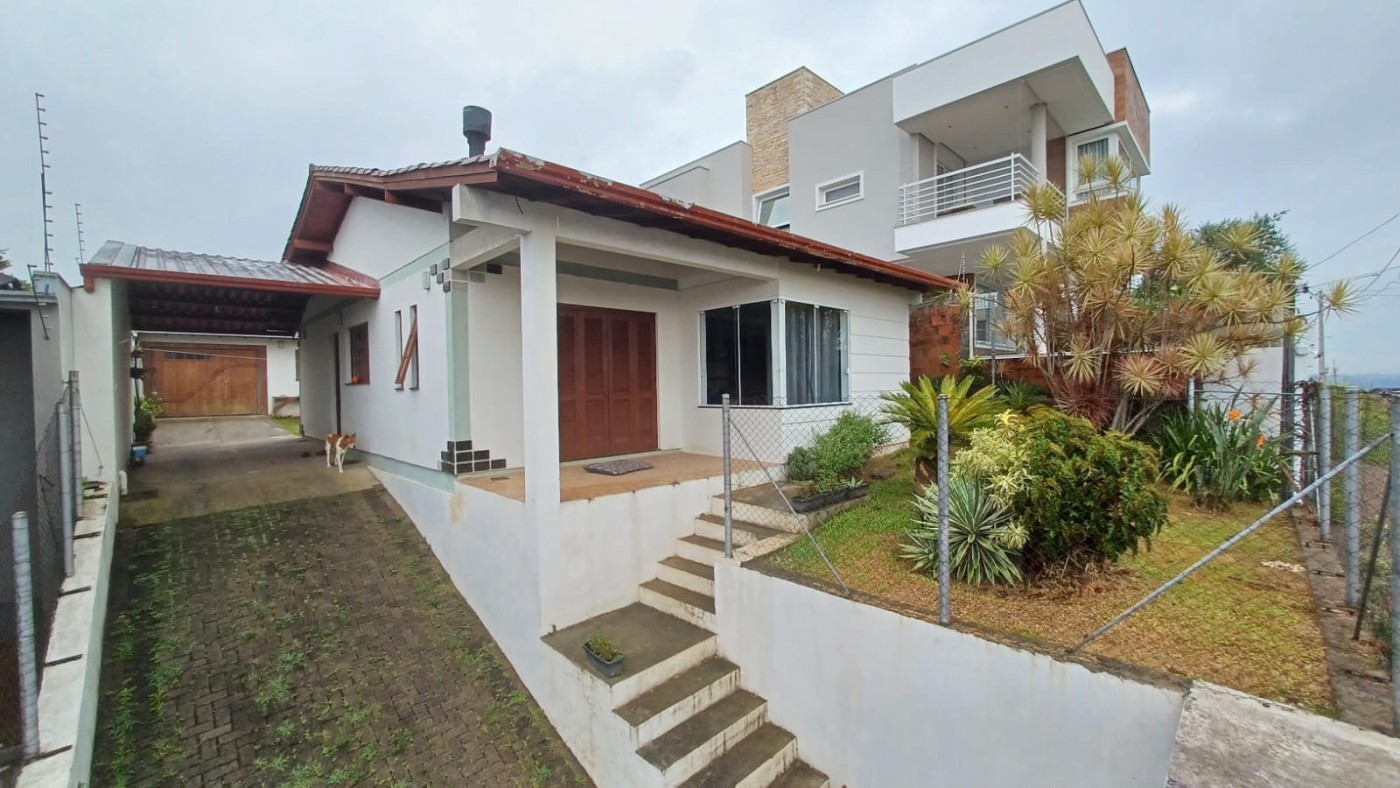 Casa à venda com 2 quartos, 160m² - Foto 1